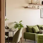 Saigon Staycation, 2Brs+1Wc, D1, View Bitexco